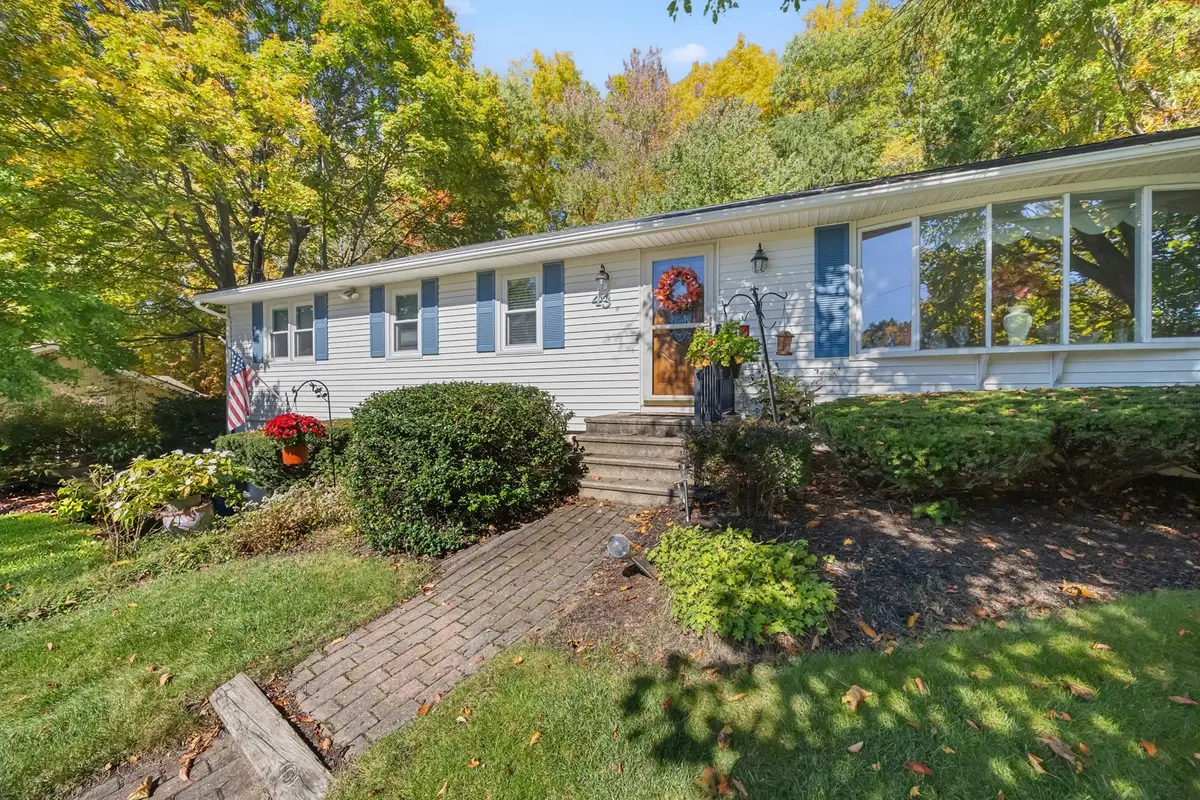 43 Old Brook Rd, Shrewsbury, MA 01545 - #1