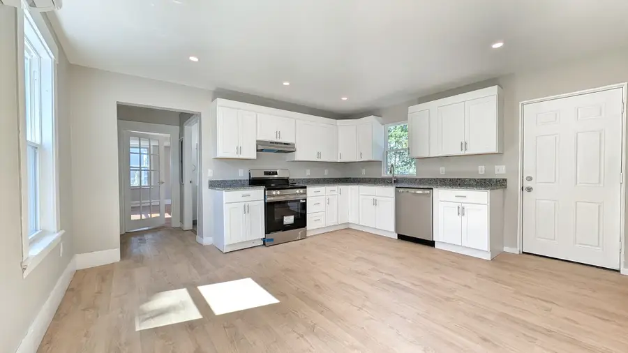 603 Woburn St #2, Wilmington, MA 01887 - #3