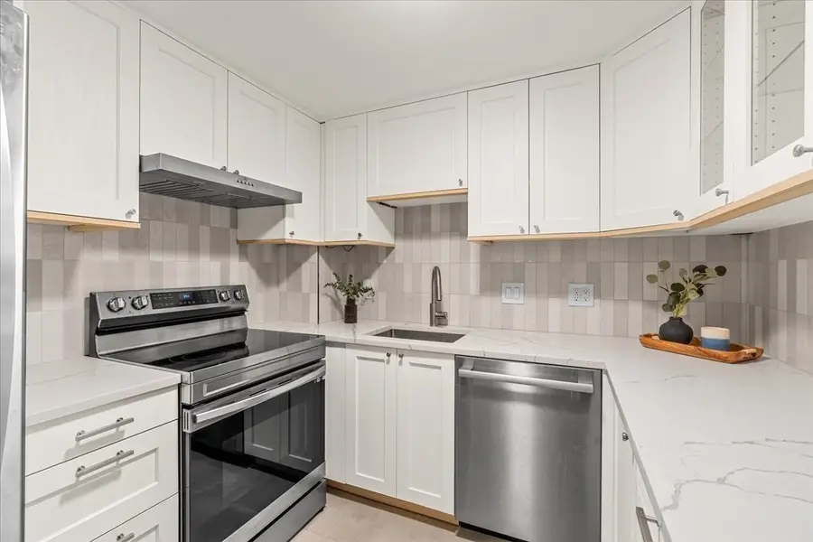 185 Quincy Shore Dr #24, Quincy, MA 02171 - #3