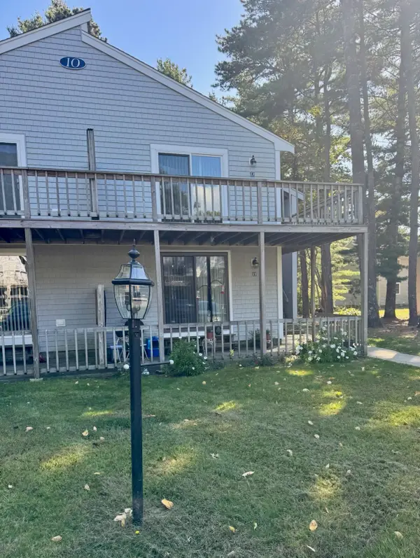 70 Cape Dr #10B, Mashpee, MA 02649