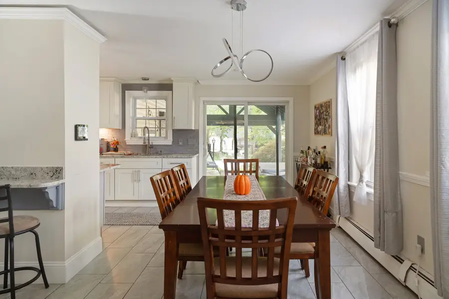 21 Englewood Ave, Worcester, MA 01603 - #3
