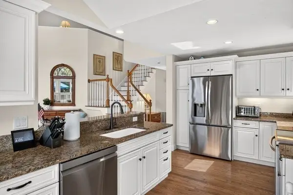 5 Alice Mullens Way #5, Plymouth, MA 02360