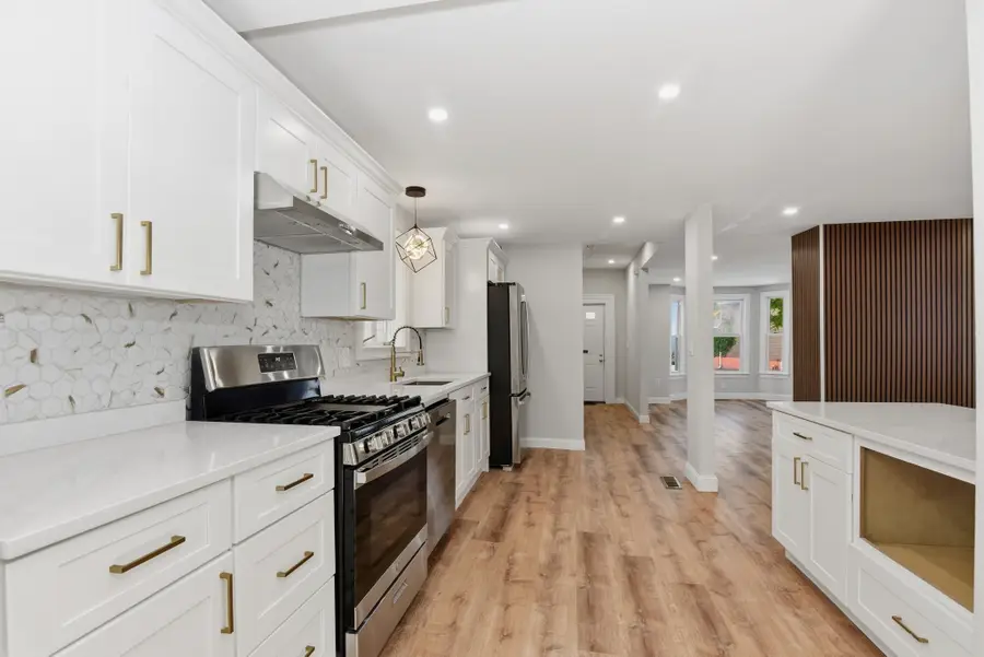 9 Cross St, Somerville, MA 02145 - #3