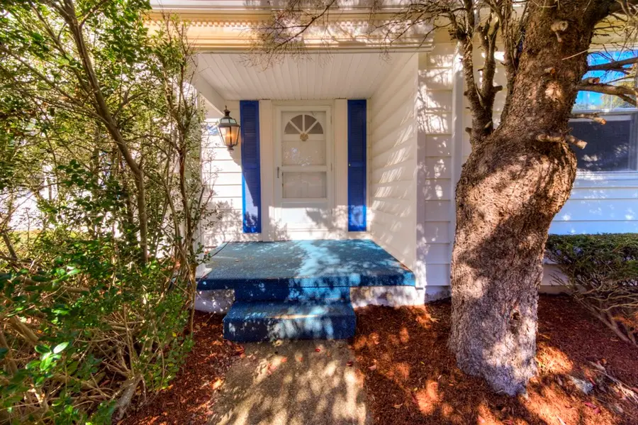 20 Dubiel Dr, Worcester, MA 01609 - #2