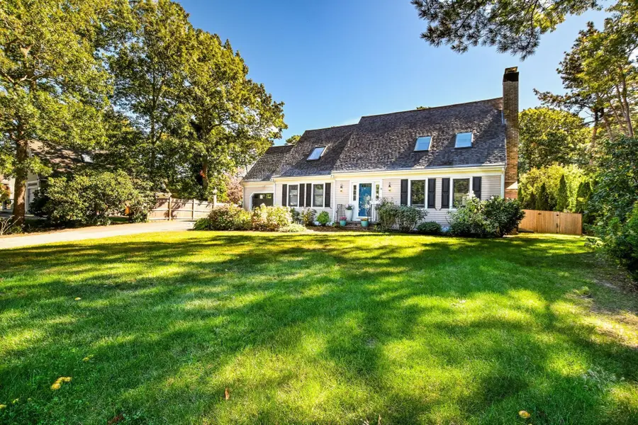 14 Bayshore Dr, Mashpee, MA 02649 - #2