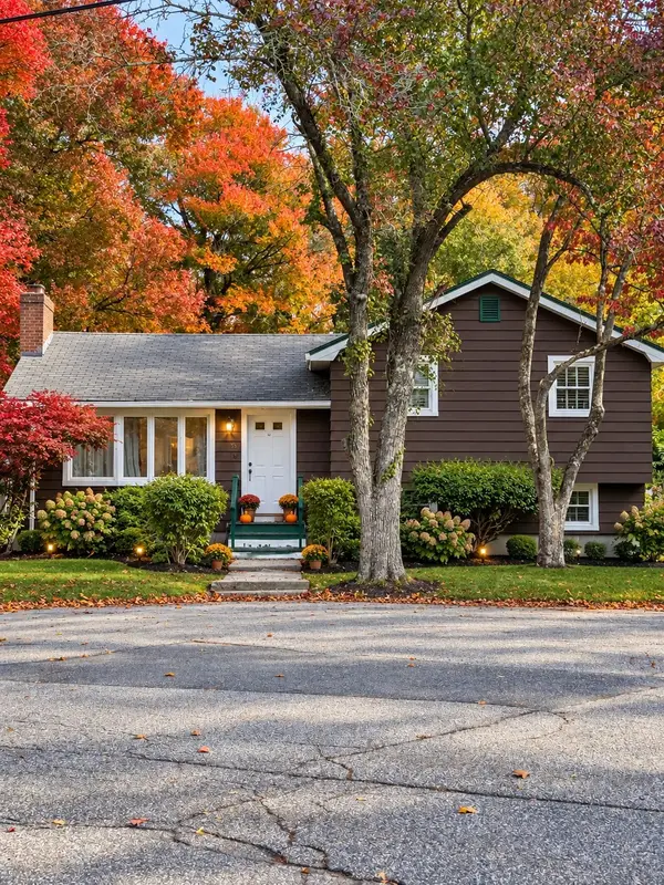 13 Forest Glen Road, Woburn, MA 01801