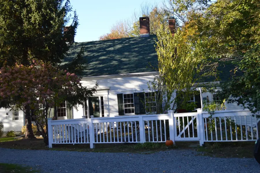 1015 Hortonville Rd, Swansea, MA 02777 - #2