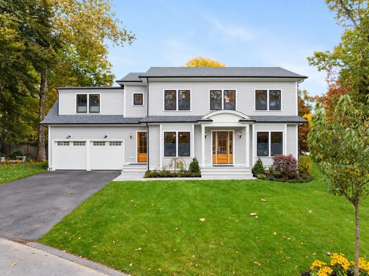 15 Lafayette Cir, Wellesley, MA 02482 - #1