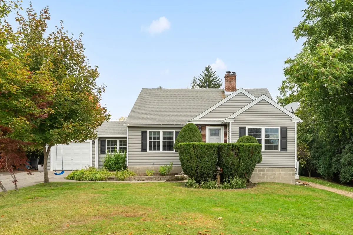6 Dixfield Rd, Worcester, MA 01606 - #1