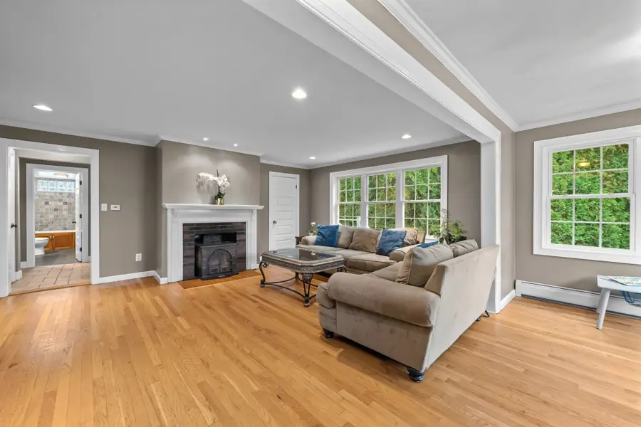 6 Dixfield Rd, Worcester, MA 01606 - #3