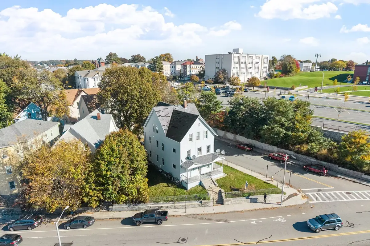 17 Winthrop St, Worcester, MA 01604 - #1