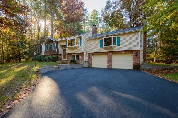 30 Bemis Rd, Pepperell, MA 01463