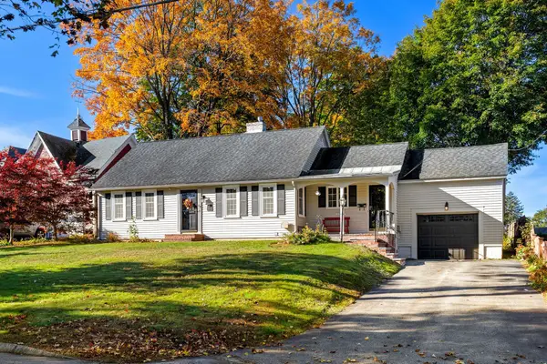 20 Rivercliff Rd, Lowell, MA 01852