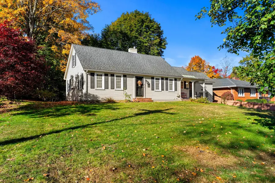 20 Rivercliff Rd, Lowell, MA 01852 - #3