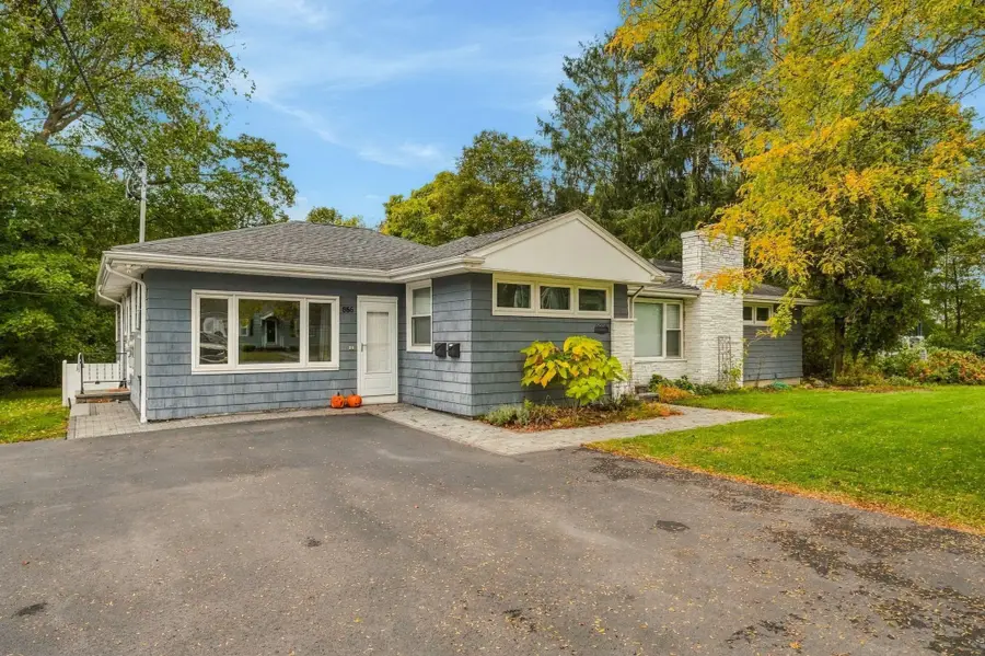 655 Gardners Neck Rd, Swansea, MA 02777 - #2