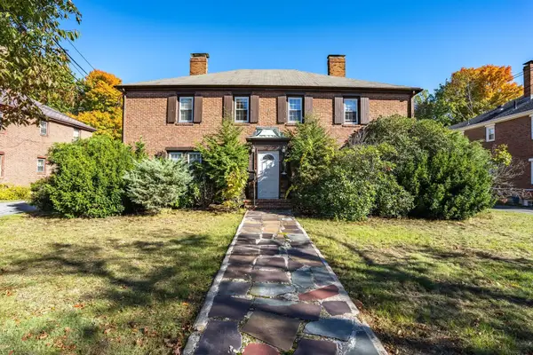 26-28 Wessex Rd #28, Newton, MA 02459