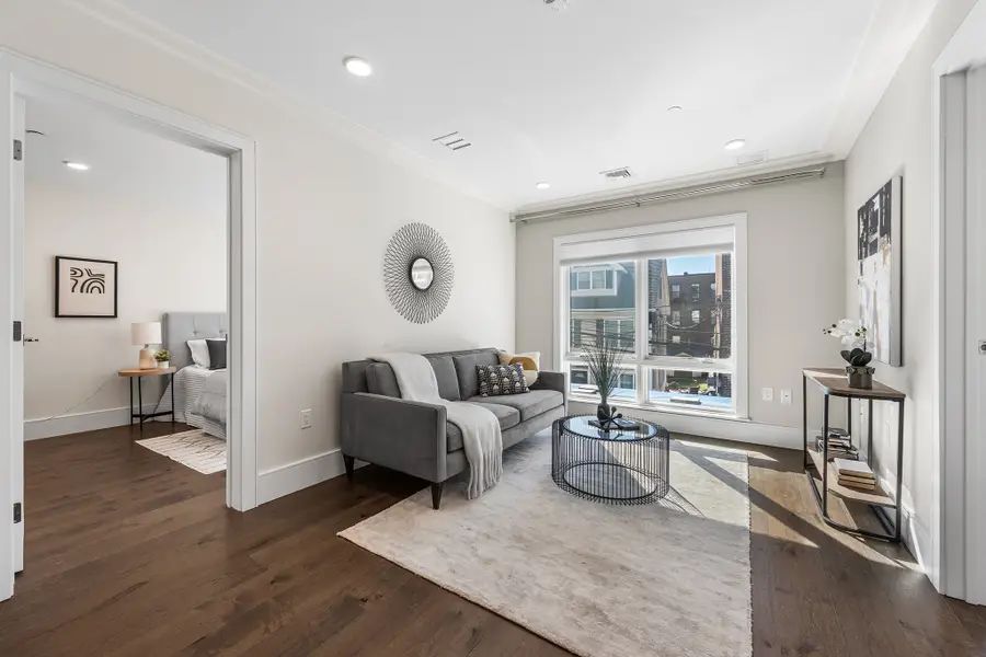 214 Market St #205, Boston, MA 02135 - #2