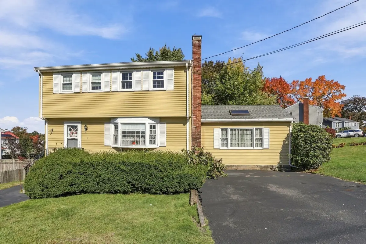 6 Exeter Dr, Woburn, MA 01801 - #1