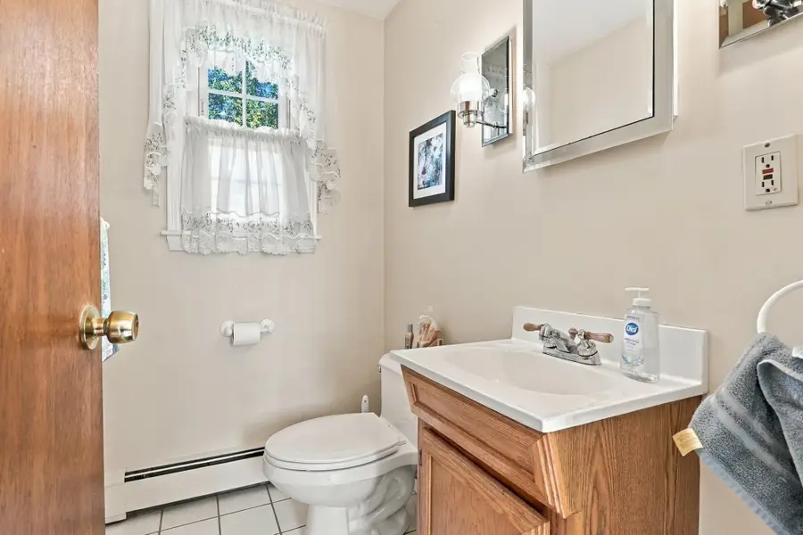 6 Exeter Dr, Woburn, MA 01801 - #3