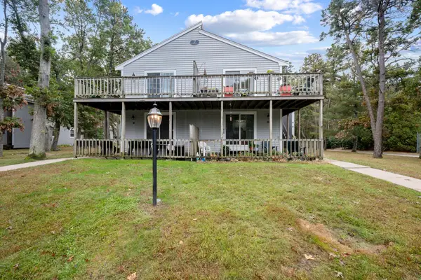 70 Cape Dr #7D, Mashpee, MA 02649
