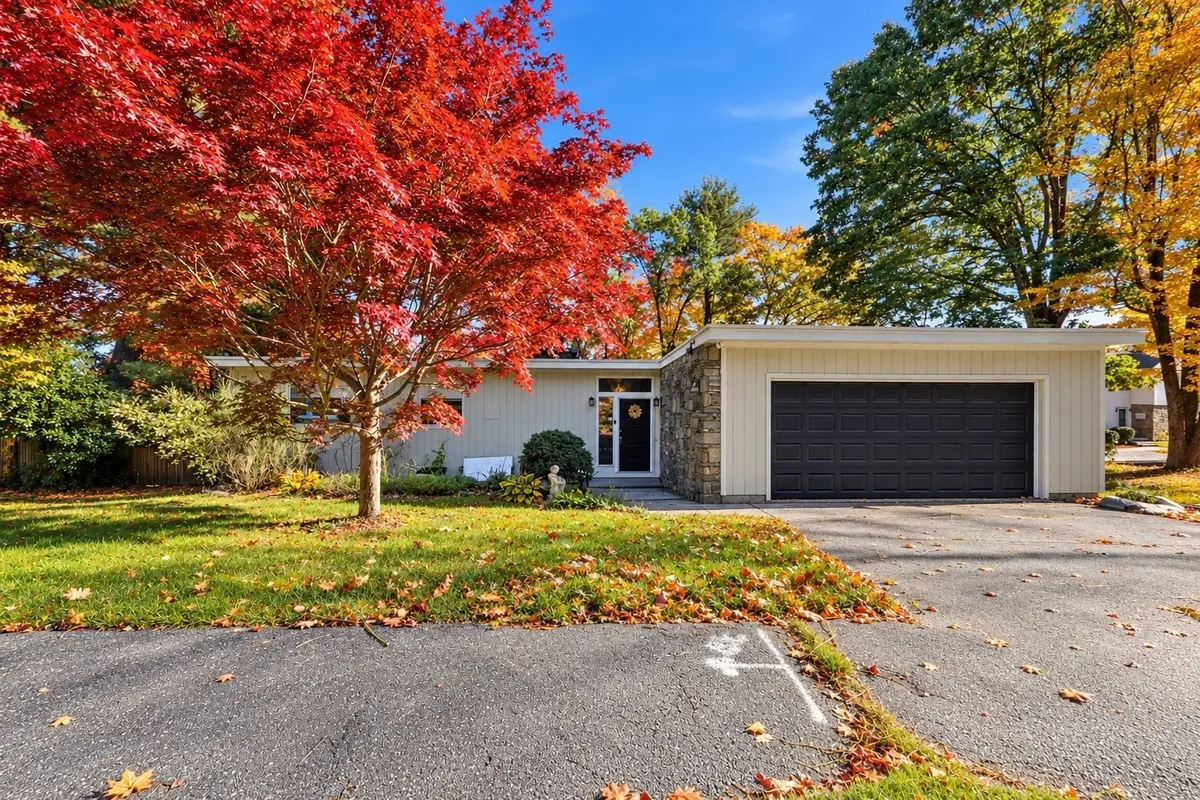 11 Forest Hill Dr, Worcester, MA 01609 - #1