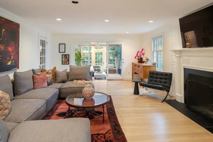 32 Pickwick Rd, Newton, MA 02465 - #3