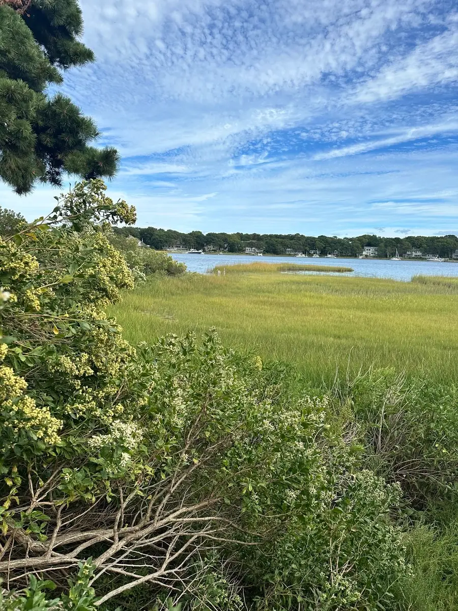 262 Monomoscoy Rd, Mashpee, MA 02649 - #2
