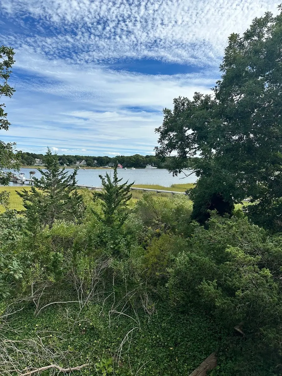 262 Monomoscoy Rd, Mashpee, MA 02649 - #3