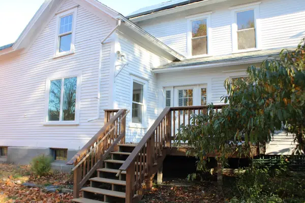 34 Moore St, Erving, MA 01344