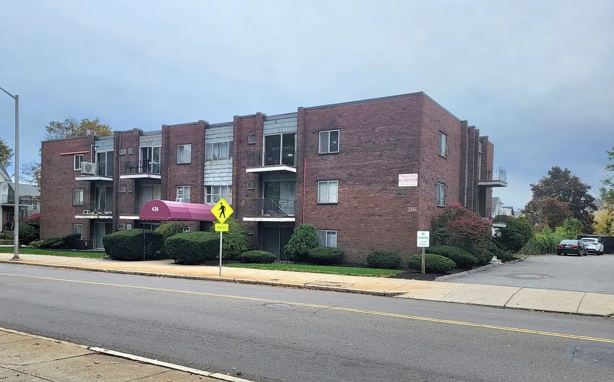 426 Pleasant St #23, Malden, MA 02148 - #1