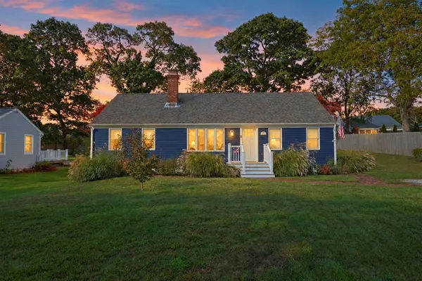111 Fifth Ave, Barnstable, MA 02601