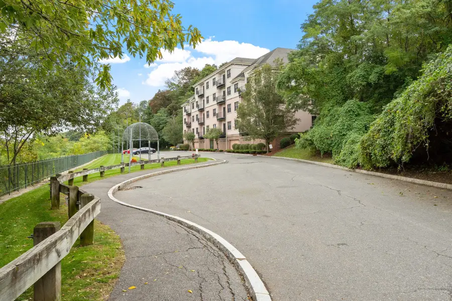 558 E Merrimack St #34, Lowell, MA 01852 - #2