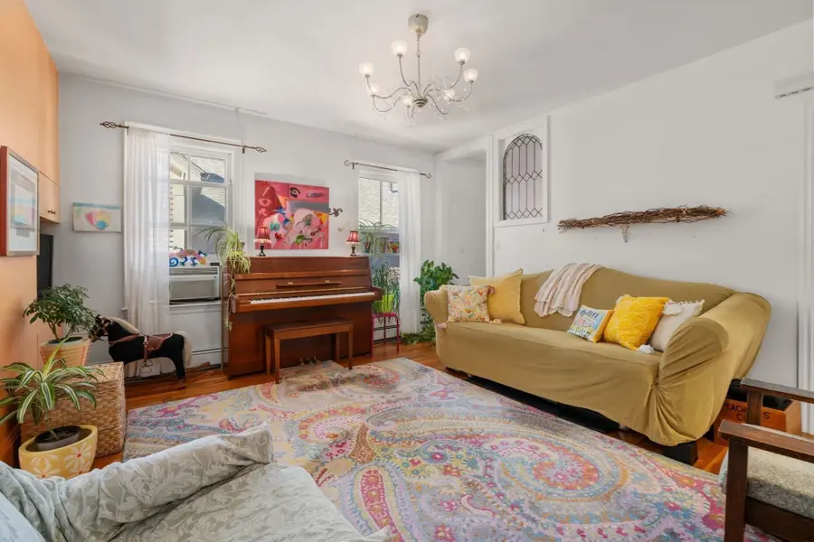 247 Chestnut St #2, Cambridge, MA 02139 - #3