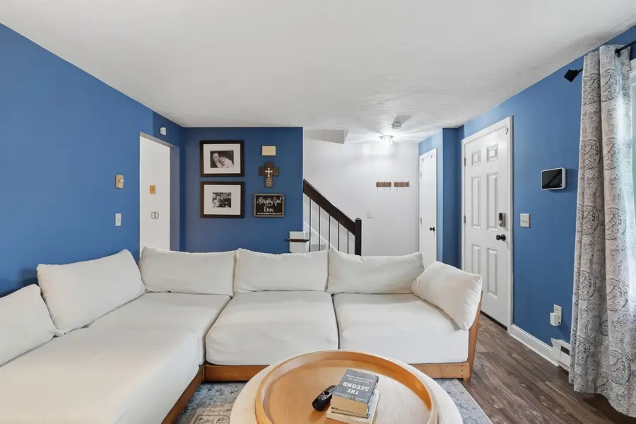 15 Enid St, Worcester, MA 01604 - #3