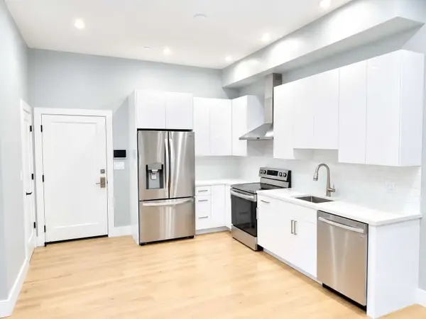 60 Cross St E #211, Somerville, MA 02145