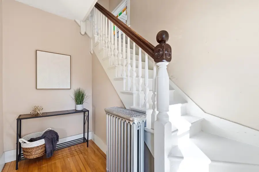 23 Montague St, Worcester, MA 01603 - #2