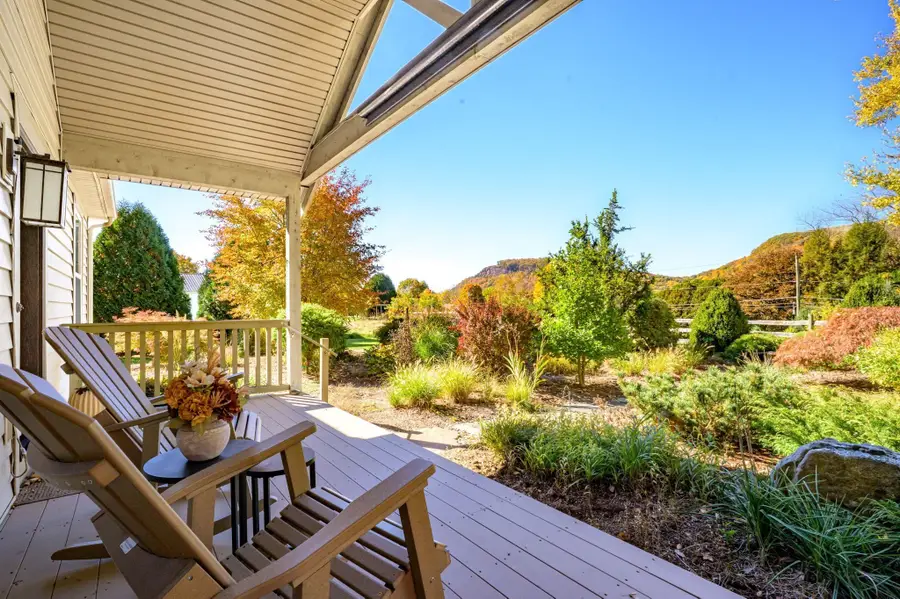 250 N Main St, Sunderland, MA 01375 - #2