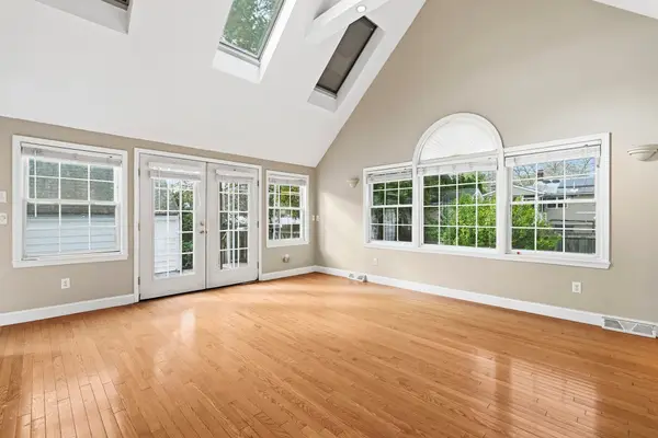 37 Jordan St, Beverly, MA 01915