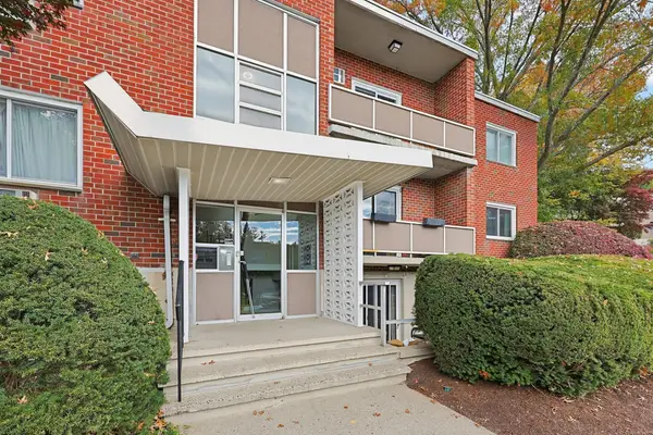 22 Jacqueline Rd #D, Waltham, MA 02452
