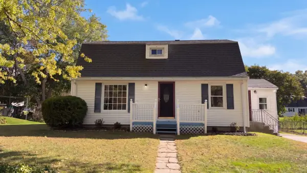 15 Linden St, Oxford, MA 01540