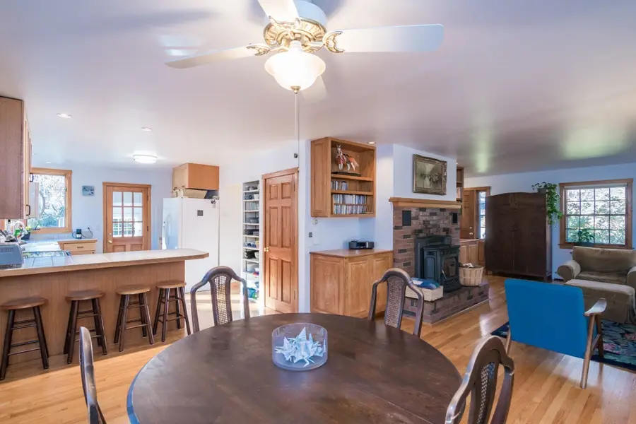 25 Montague Rd, Leverett, MA 01054 - #3