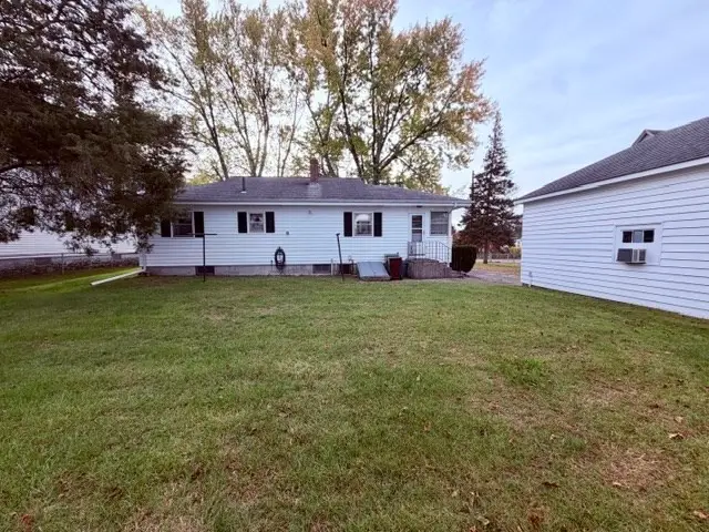 112 Fisher St, Lowell, MA 01850 - #2