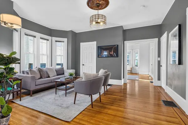 9 Dartmouth St, Somerville, MA 02145