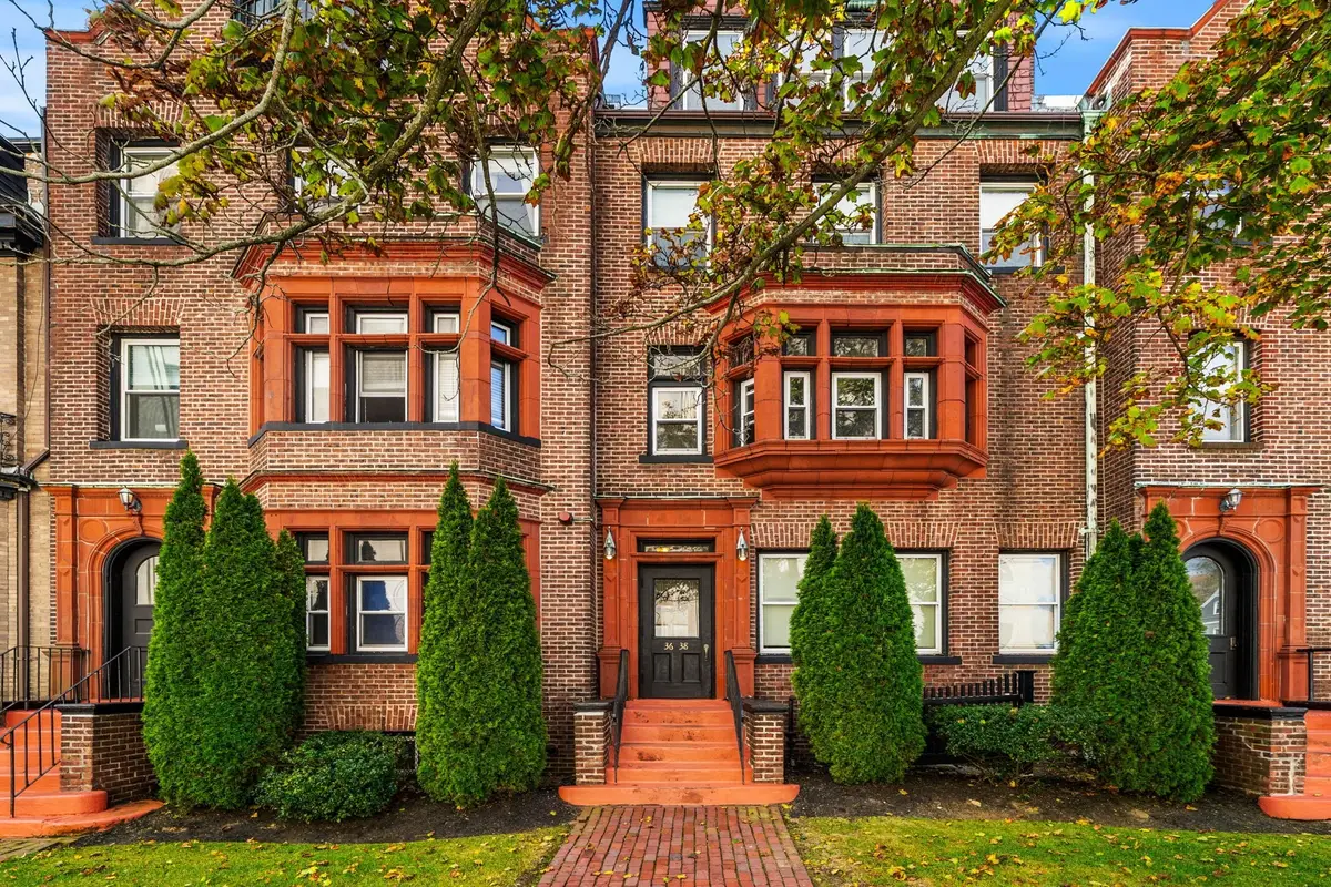 38 Elm St #4, Worcester, MA 01609 - #1