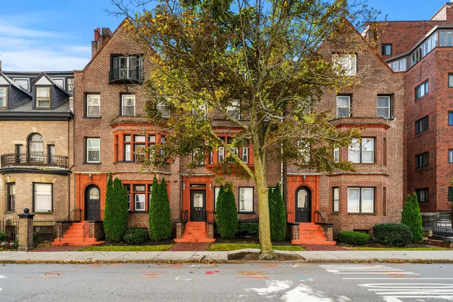 38 Elm St #4, Worcester, MA 01609 - #3