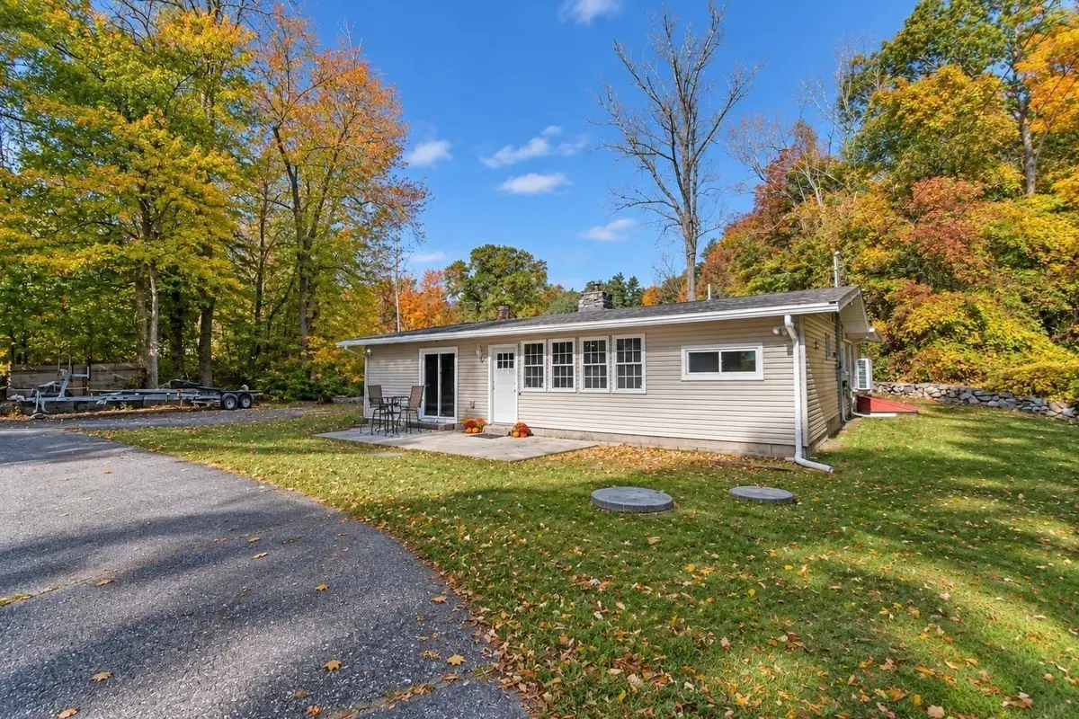 37 Central Ave, Lakeville, MA 02347 - #1