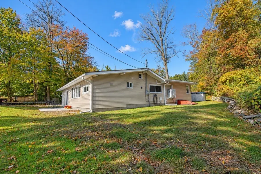 37 Central Ave, Lakeville, MA 02347 - #3