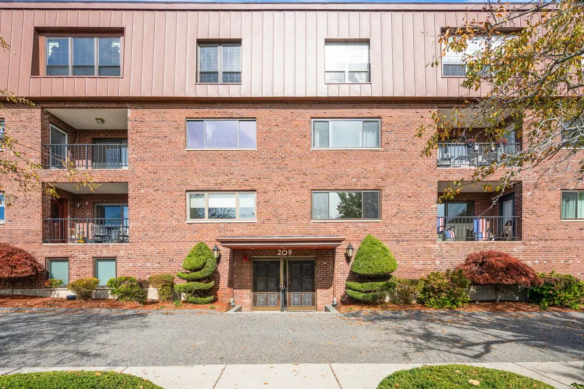 209 Commonwealth Ave #2A, Newton, MA 02467 - #1