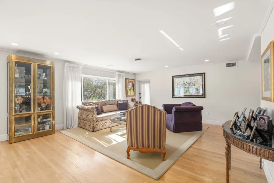 209 Commonwealth Ave #2A, Newton, MA 02467 - #3