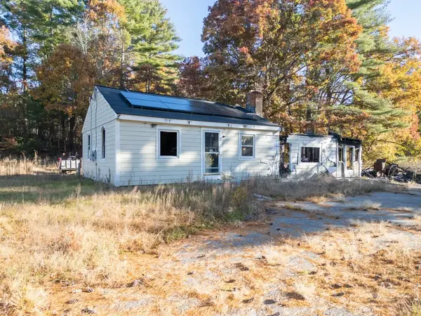 5 Burgess Rd, Townsend, MA 01469